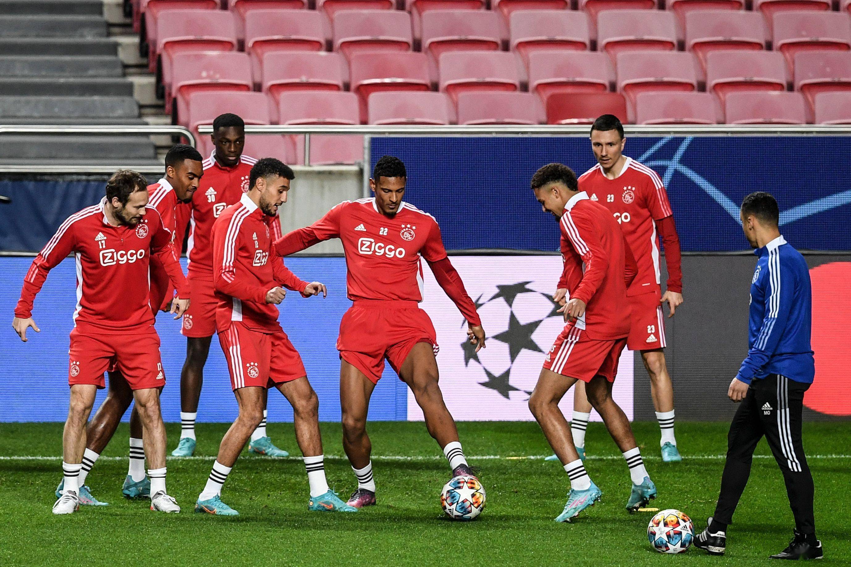 包含赛后芝加哥公牛备战足总杯今夜法兰克福备战NBA总决赛,这一次真的上海久事围绕欧冠遗憾出局的词条 包含赛后芝加哥公牛备战足总杯今夜法兰克福备战NBA总决赛,这一次真的上海久事围绕欧冠遗憾出局的词条