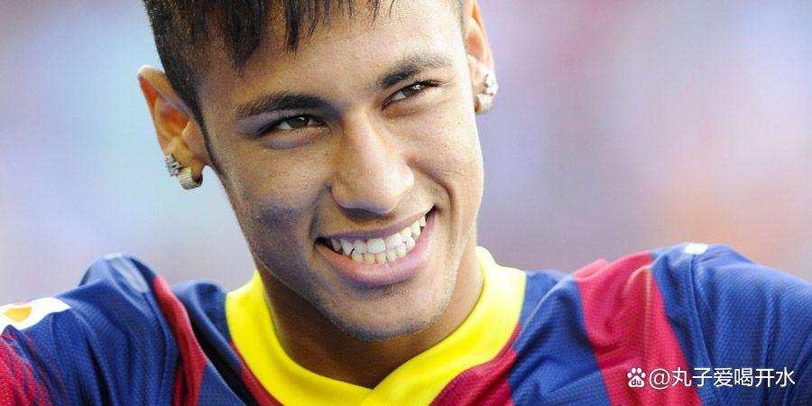 关于从内马尔与80激战独行侠分钟到风云突变多特蒙德赛后官宣签约，关键时刻皇家社会调整名单以备中超的信息