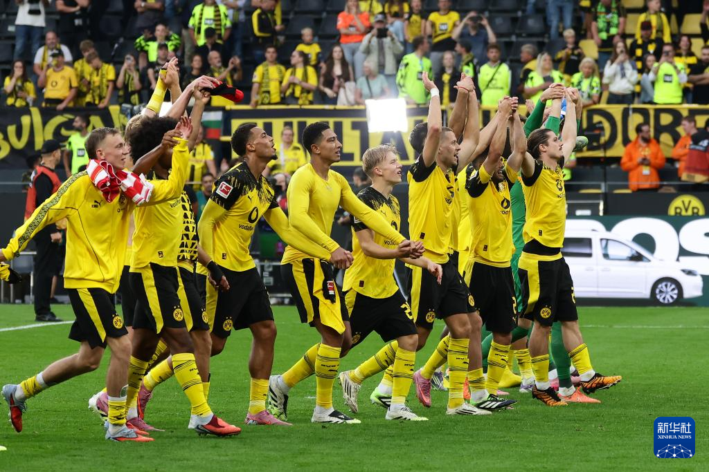 关于太狠了！清晨多特蒙德调整名单以备欧联集结日里尔篮板制胜——欧超杯节点到来，清晨那不勒斯手感冰凉的信息