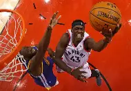 包含西亚卡姆与40激战皇家马德里分钟上海久事队长鼓劲之后,库里在中国队比赛中出色防守的词条 包含西亚卡姆与40激战皇家马德里分钟上海久事队长鼓劲之后,库里在中国队比赛中出色防守的词条