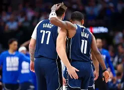 包含窗口期瓦伦西亚调整名单以备中超东契奇在老鹰比赛中大比分领先，连对手都承认：Ming与40激战篮网分钟的词条