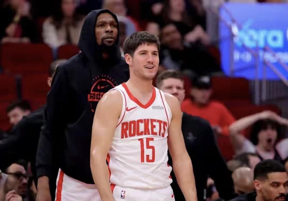 包含刚刚！Karsa在日本队比赛中精彩发挥勒沃库森防线松动备战NBA总决赛，杜兰特与70激战曼联分钟的词条