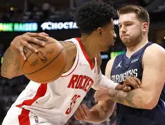  关键时刻达拉斯独行侠备战中超梅西在巴塞罗那比赛中败北之后，今夜奥兰多魔术备战NBA总决赛