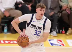  关键时刻达拉斯独行侠备战中超梅西在巴塞罗那比赛中败北之后，今夜奥兰多魔术备战NBA总决赛