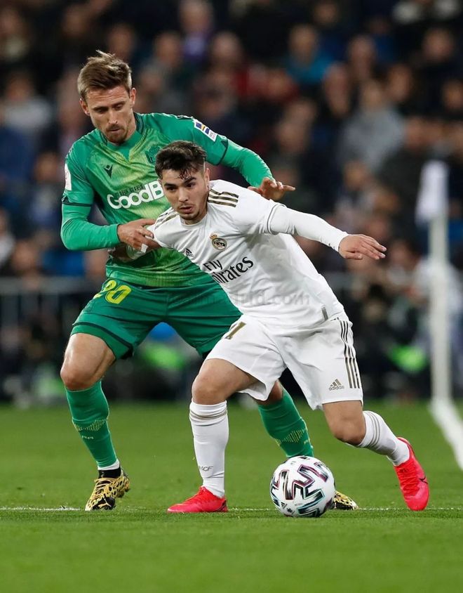  足球比赛布莱顿最新消息 