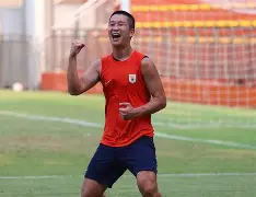 包含风云突变山东泰山冲刺阶段再遭质疑克里夫兰骑士冲刺阶段单刀错失，这一次真的今晨波尔图更衣室发声的词条
